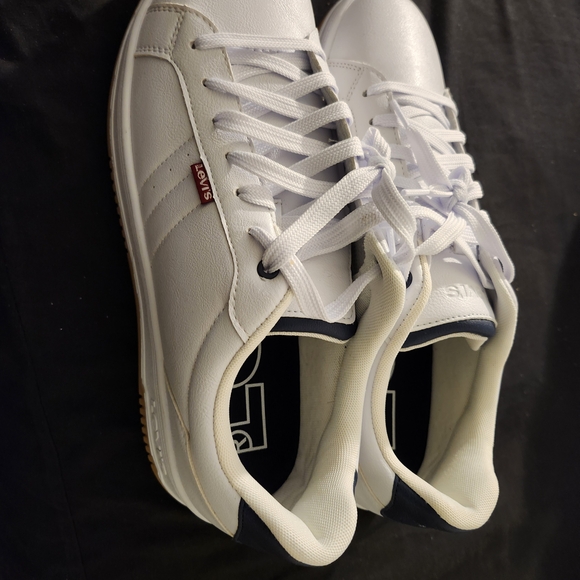 Levi's White and Navy Men's Sneakers - Picture 1 of 1